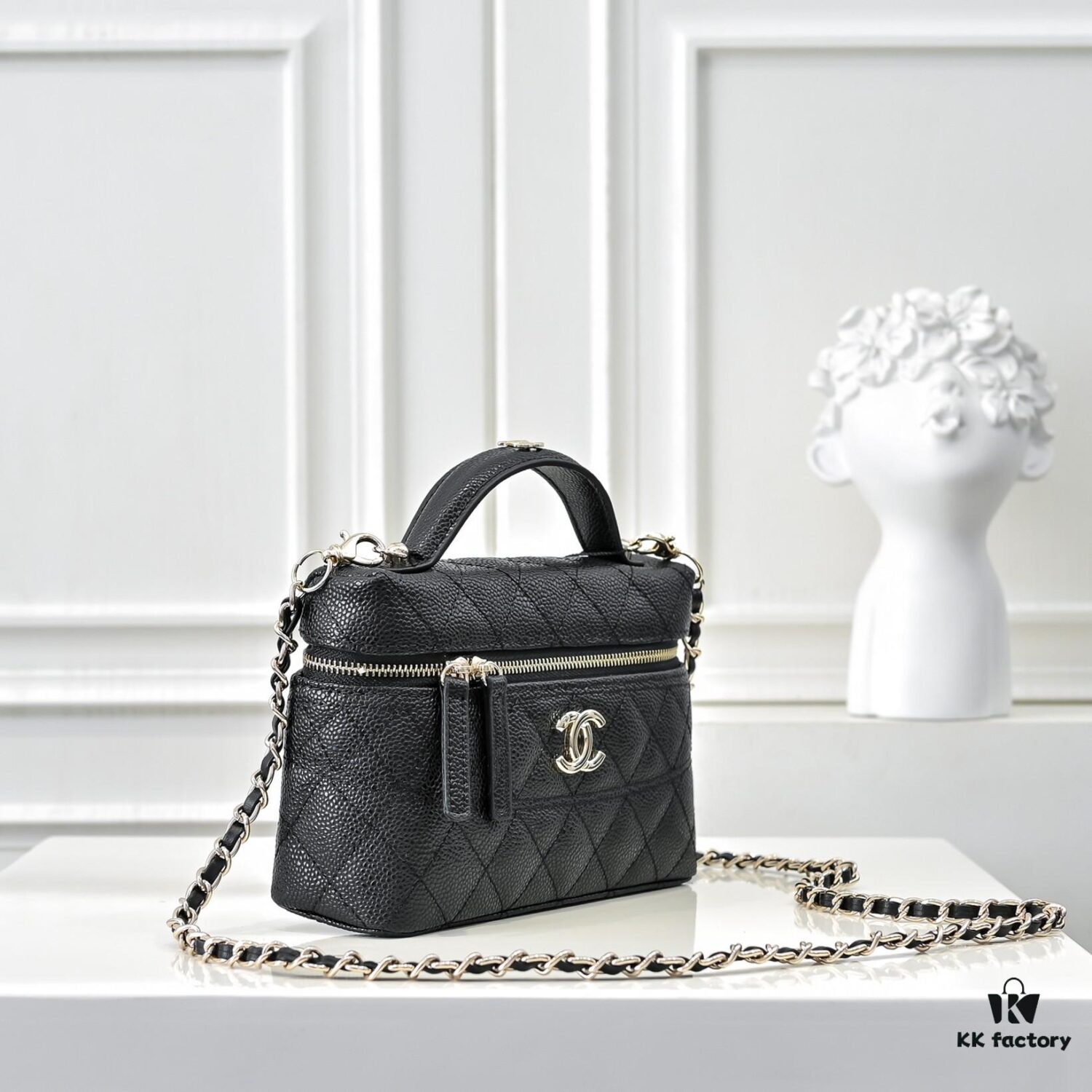 Chanel 25C Spring/Summer New Lunchbox Bag, Calfskin with Metal Chain Design, Double C Logo, Compact Size Fits Phone and Daily Essentials