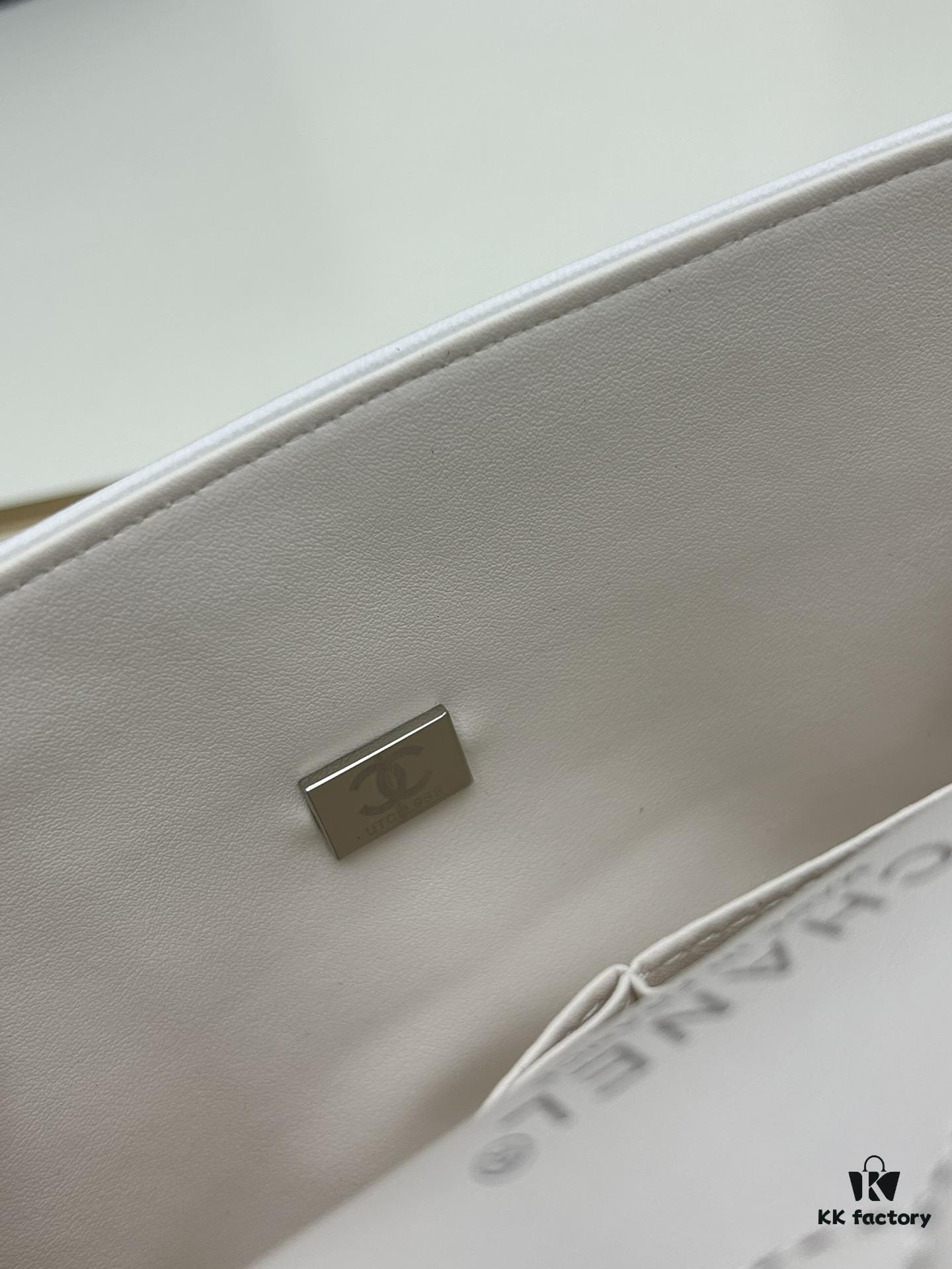 Chanel Classic CF1112 Lambskin Electroplated Hardware with Glazed Finish, Durable and Fade-Resistant, Premium Cowhide Gold Tone Clasp – Authentic Custom Grade, Overseas Authorized Purchase