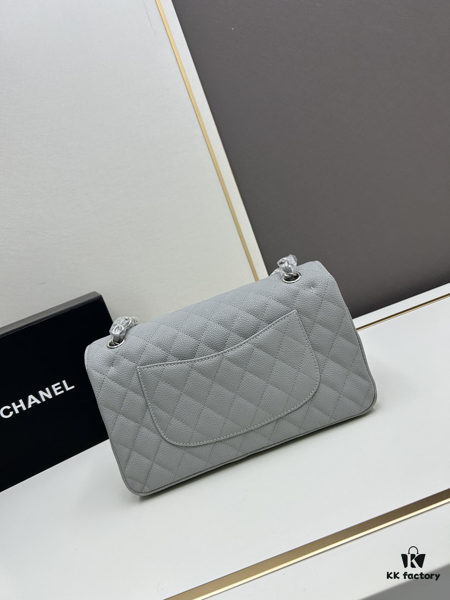 Chanel Classic CF1112 Calfskin Quilting Texture, Electroplated Hardware with Special Glaze Coating for Long-Lasting Color Retention, Genuine Leather Gold Buckle