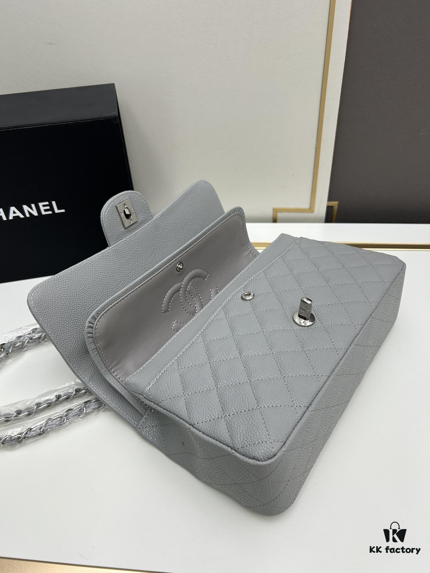 Chanel Classic CF1112 Calfskin Quilting Texture, Electroplated Hardware with Special Glaze Coating for Long-Lasting Color Retention, Genuine Leather Gold Buckle