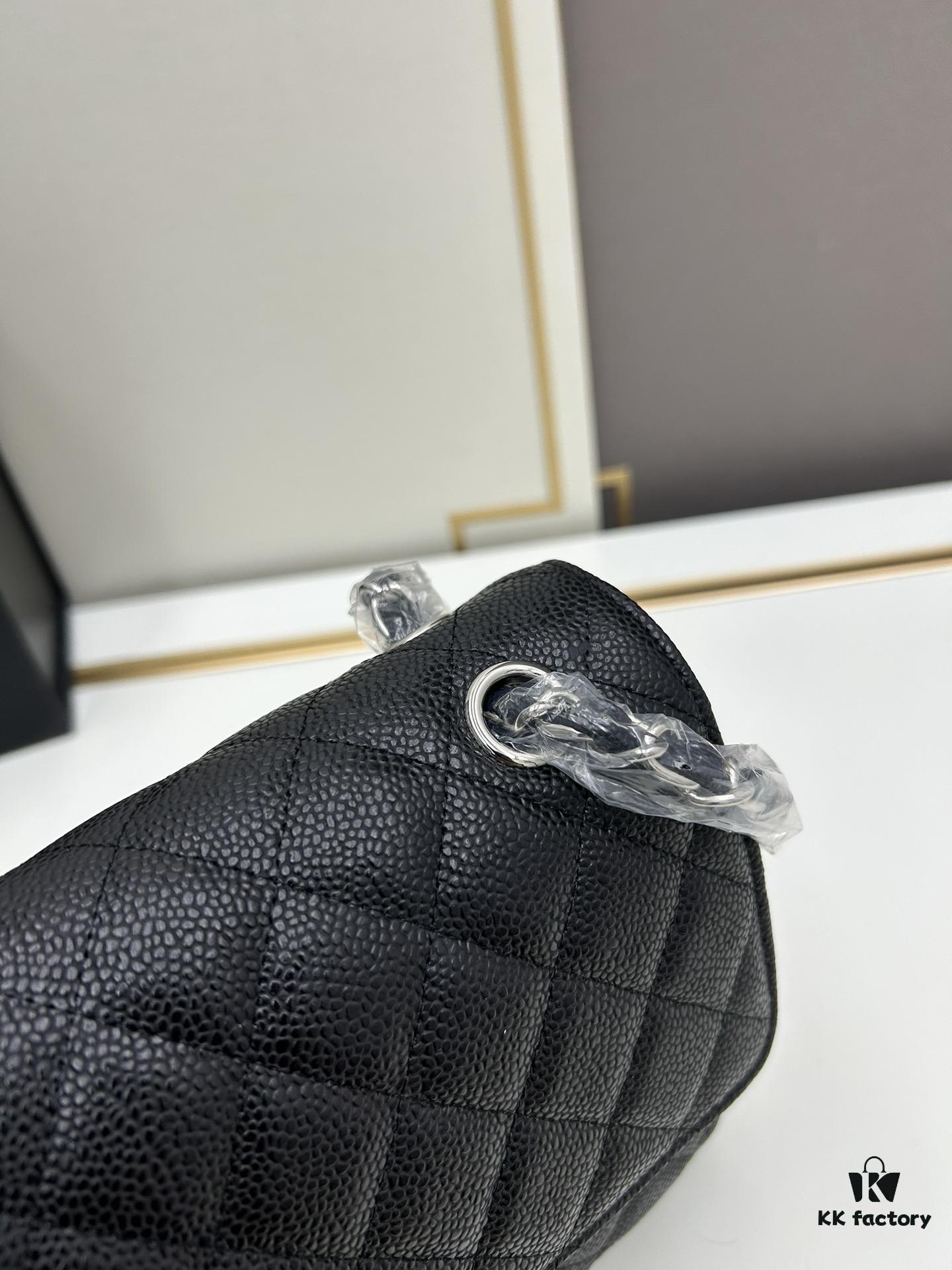 Chanel Classic CF1112 Calfskin Quilting Texture, Electroplated Hardware with Special Glaze Treatment for Long-Lasting Color Retention, Genuine Leather Gold Buckle