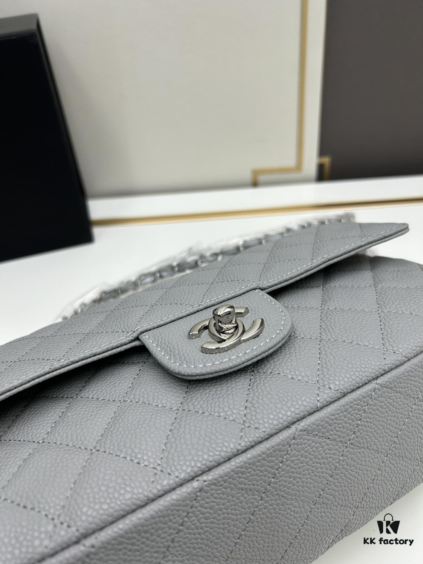 Chanel Classic CF1112 Calfskin Quilting Texture, Electroplated Hardware with Special Glaze Coating for Long-Lasting Color Retention, Genuine Leather Gold Buckle