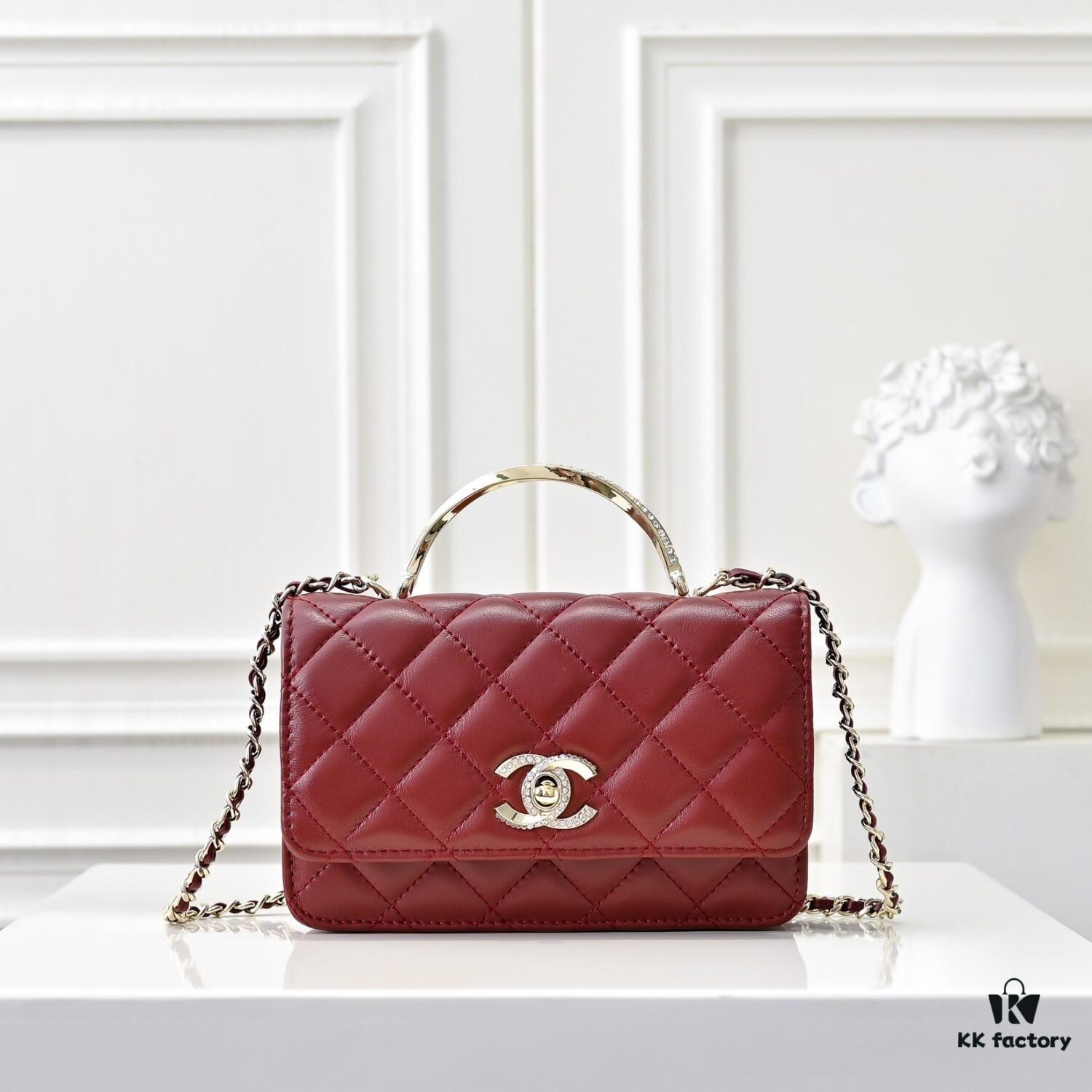 CHANEL 2024 Fall/Winter New Arrival Genuine Lambskin WOC with Metallic Rhinestone Handle, Stylish and Elegant – Can Be Carried by Hand or Worn Crossbody