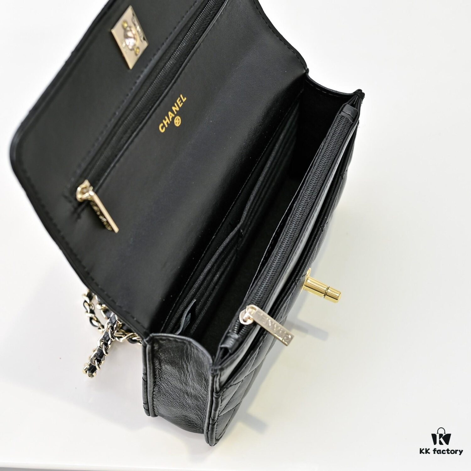 CHANEL 2024 Fall/Winter New Arrival Genuine Lambskin WOC with Metal Rhinestone Handle, Stylish and Elegant, Can Be Carried by Hand or Crossbody