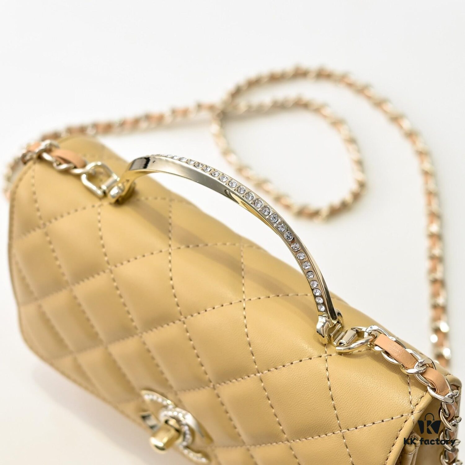 CHANEL 2024 Fall/Winter New Arrival Genuine Lambskin WOC with Metal Rhinestone Handle, Stylish and Elegant, Can Be Carried by Hand or Crossbody