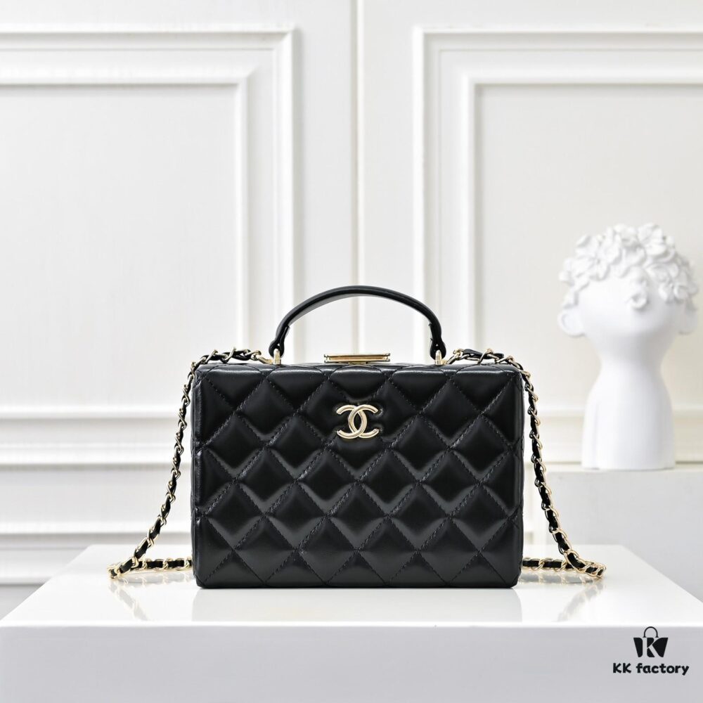 CHANEL 24K Makeup Pouch, Luxurious and Stylish, Top-Grain Leather with Durable Gold Chain, Classic CC Logo, Perfect for Everyday Elegance