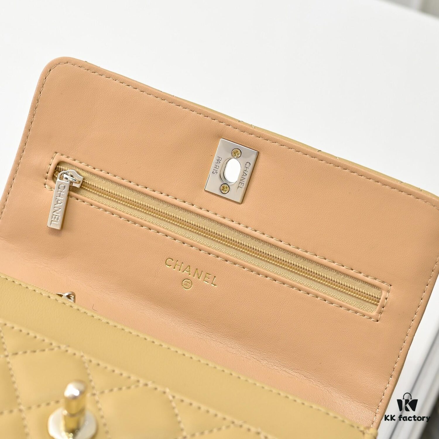 CHANEL 2024 Fall/Winter New Arrival Genuine Lambskin WOC with Metal Rhinestone Handle, Stylish and Elegant, Can Be Carried by Hand or Crossbody