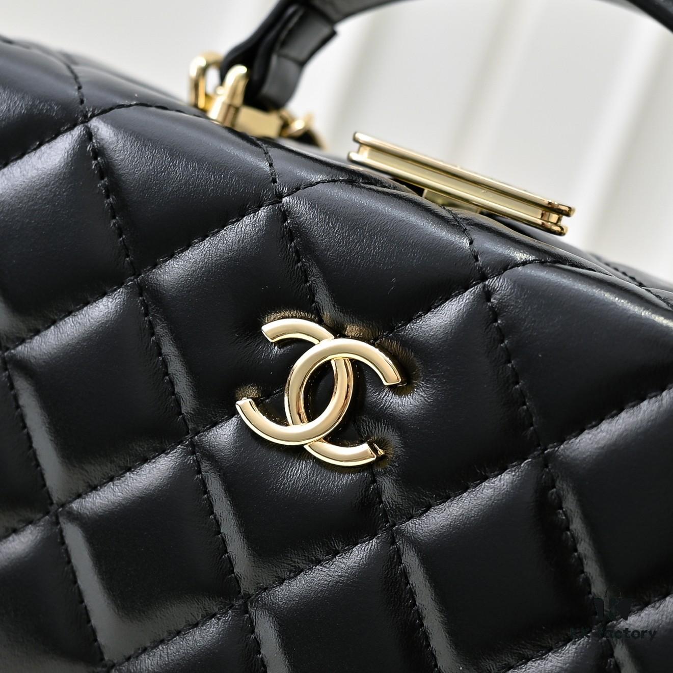 CHANEL 24K Makeup Pouch, Luxurious and Stylish, Top-Grain Leather with Durable Gold Chain, Classic CC Logo, Perfect for Everyday Elegance