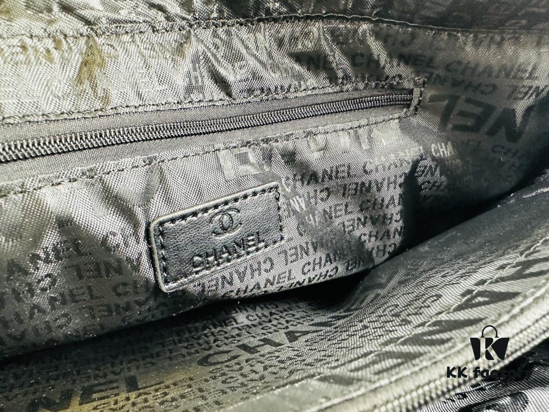 New Arrival Chanel Black and Gold 2-Way Vertical Tote