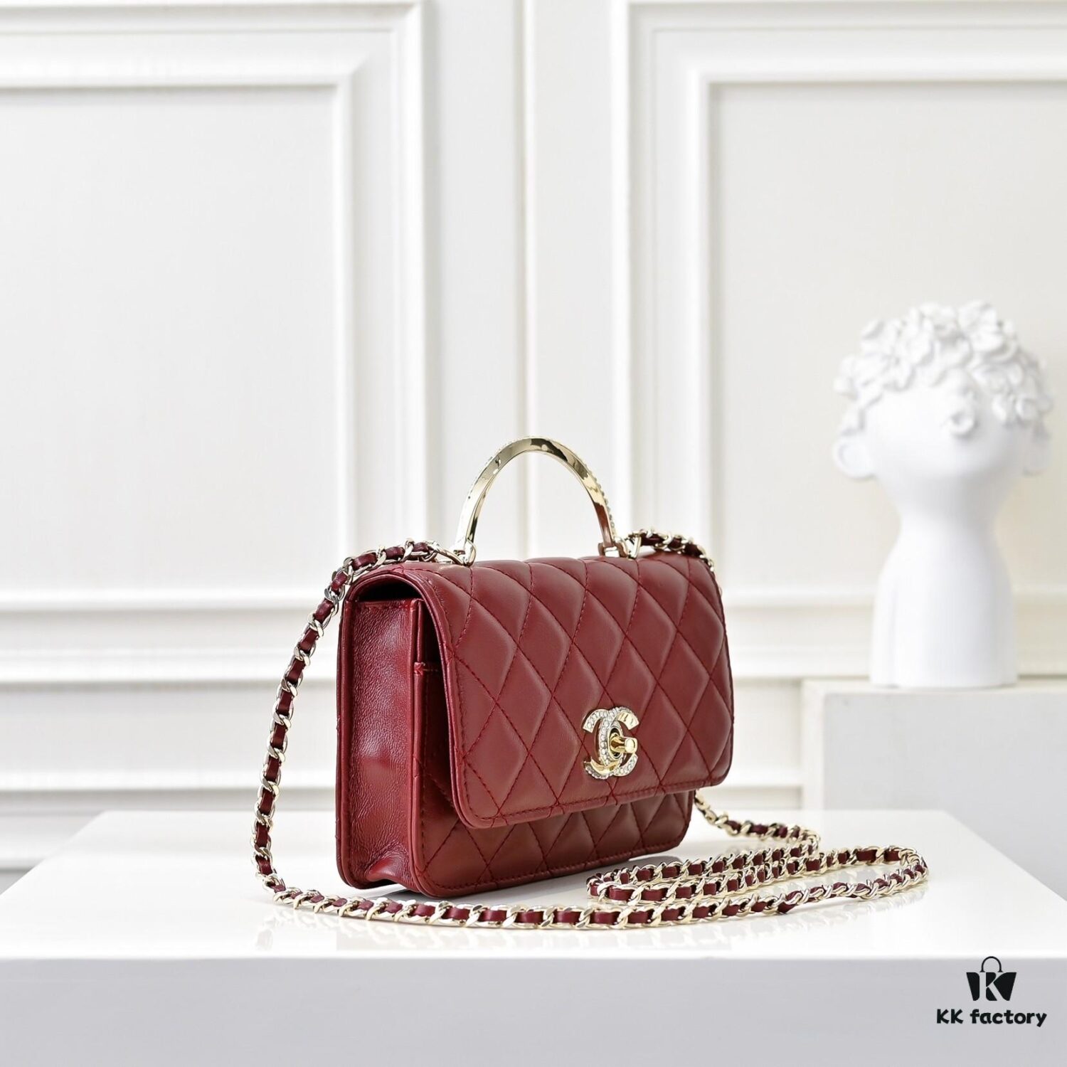 CHANEL 2024 Fall/Winter New Arrival Genuine Lambskin WOC with Metallic Rhinestone Handle, Stylish and Elegant – Can Be Carried by Hand or Worn Crossbody