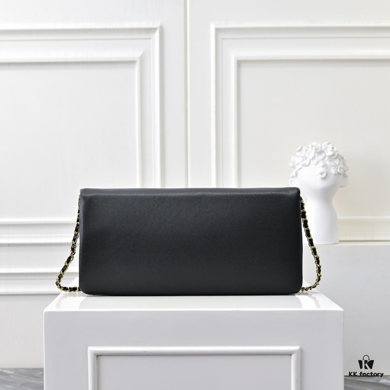 Large Size 👑 CHANEL 24K New Style CF Vintage Bag, Elegant and Timeless with Textured Shiny Calfskin and Gold-Tone Metal, Retro Chic – A Must-Have for Chanel Lovers with Stunning Silhouette