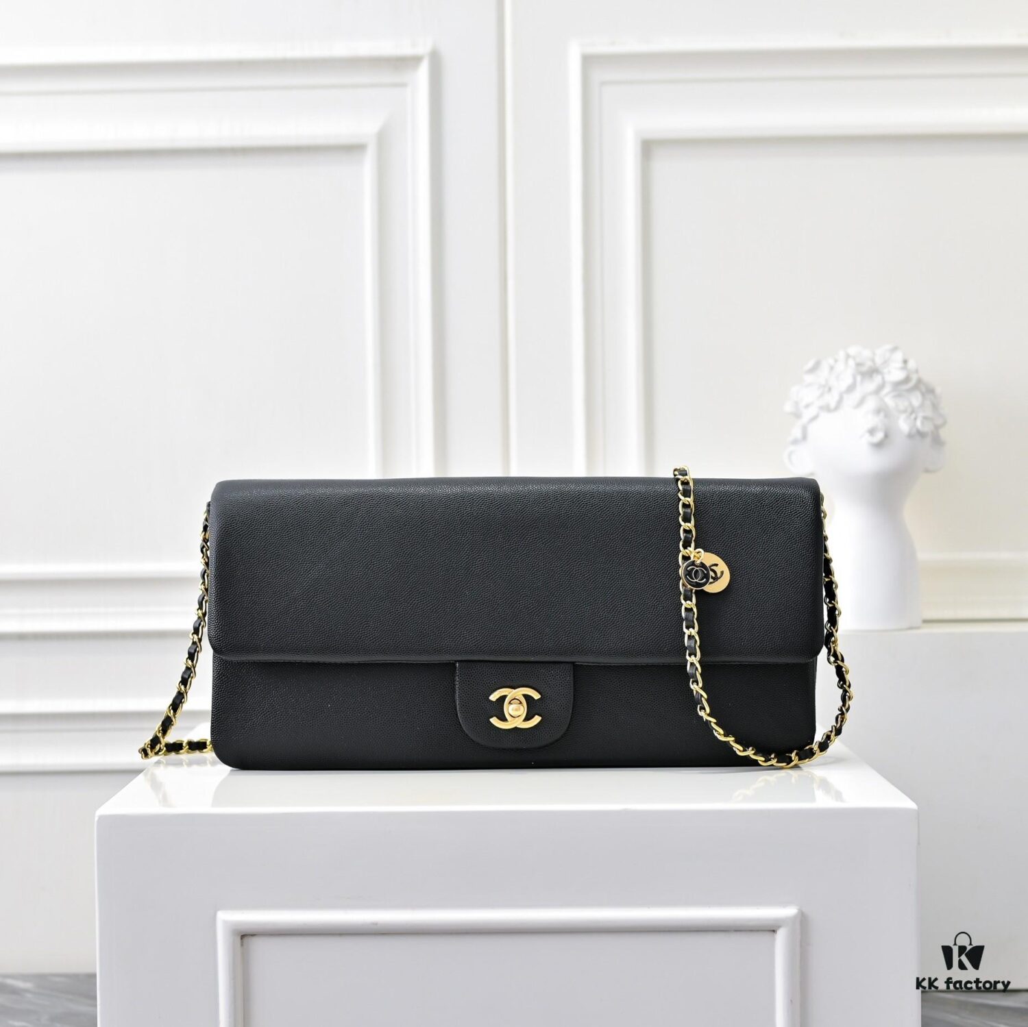 Large Size 👑 CHANEL 24K New Style CF Vintage Bag, Elegant and Timeless with Textured Shiny Calfskin and Gold-Tone Metal, Retro Chic – A Must-Have for Chanel Lovers with Stunning Silhouette