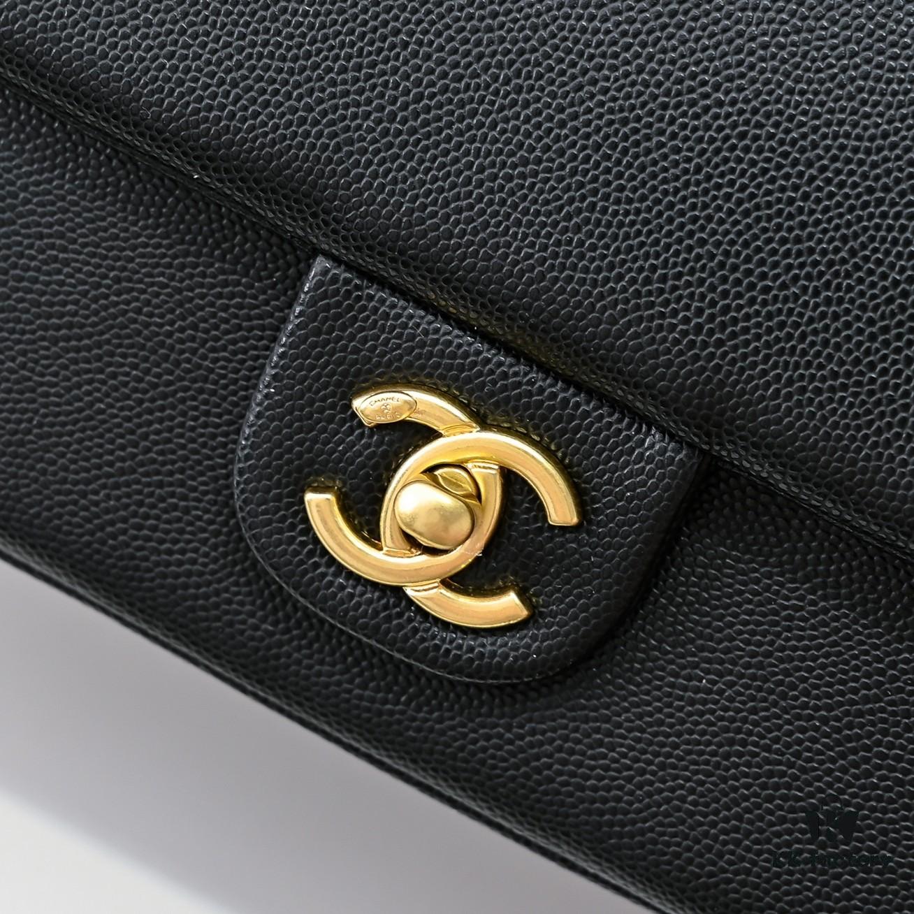 Medium Vintage CHANEL 24K New CF Style, Elegant Smooth Calfskin with Gold-Tone Hardware, Classic Quilted Design, Timeless Retro Chic