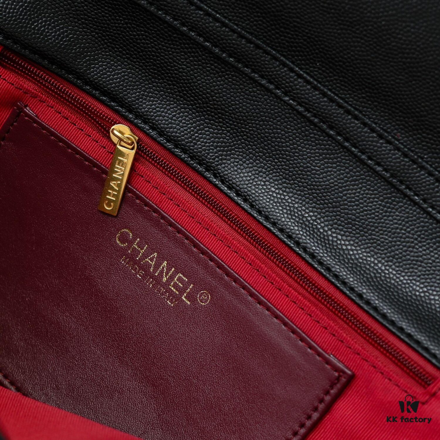 Large Size 👑 CHANEL 24K New Style CF Vintage Bag, Elegant and Timeless with Textured Shiny Calfskin and Gold-Tone Metal, Retro Chic – A Must-Have for Chanel Lovers with Stunning Silhouette