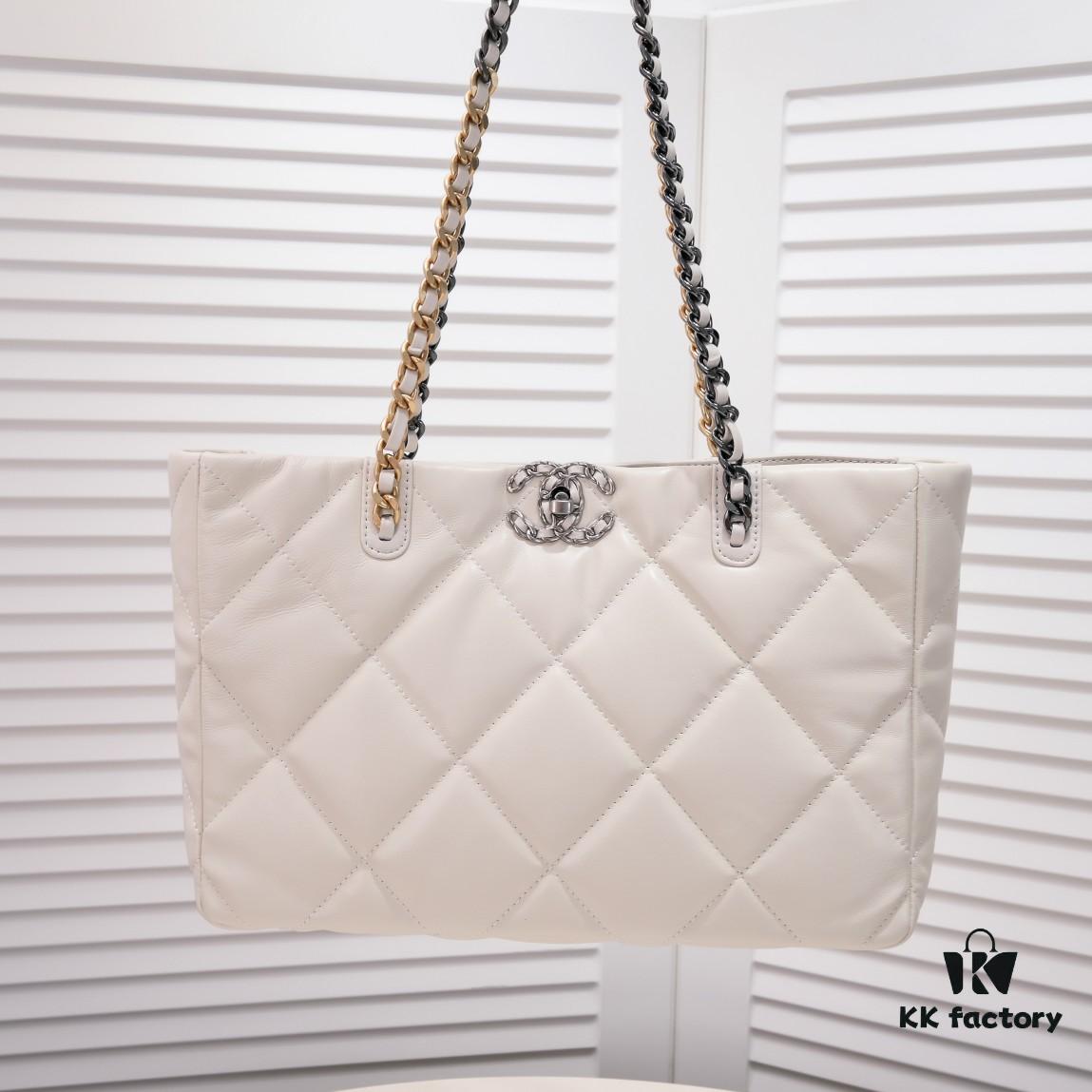 Singles Day Special Price Non-Refundable Non-Exchangeable Small CHANEL 22B 19BAG Tote Black and Gold Italian First-Class GR Lambskin