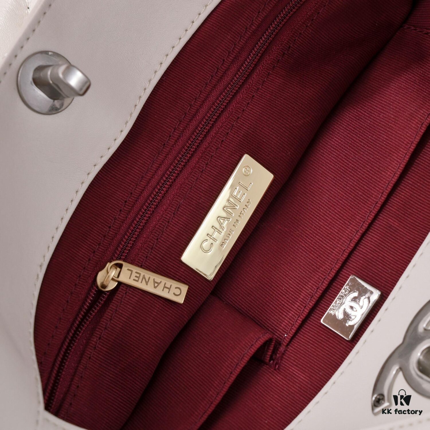 Singles Day Special Price Non-Refundable Non-Exchangeable Small CHANEL 22B 19BAG Tote Black and Gold Italian First-Class GR Lambskin