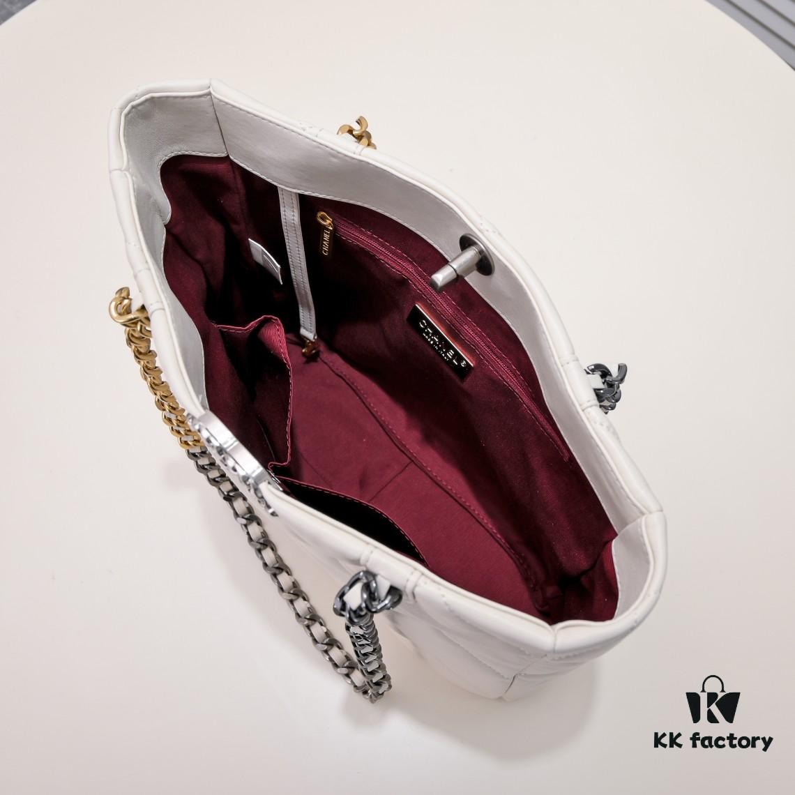 Double Eleven Special Price Non-Refundable Non-Exchangeable Small CHANEL 22B 19BAG Tote Black and Gold Italian First-Class GR Lambskin