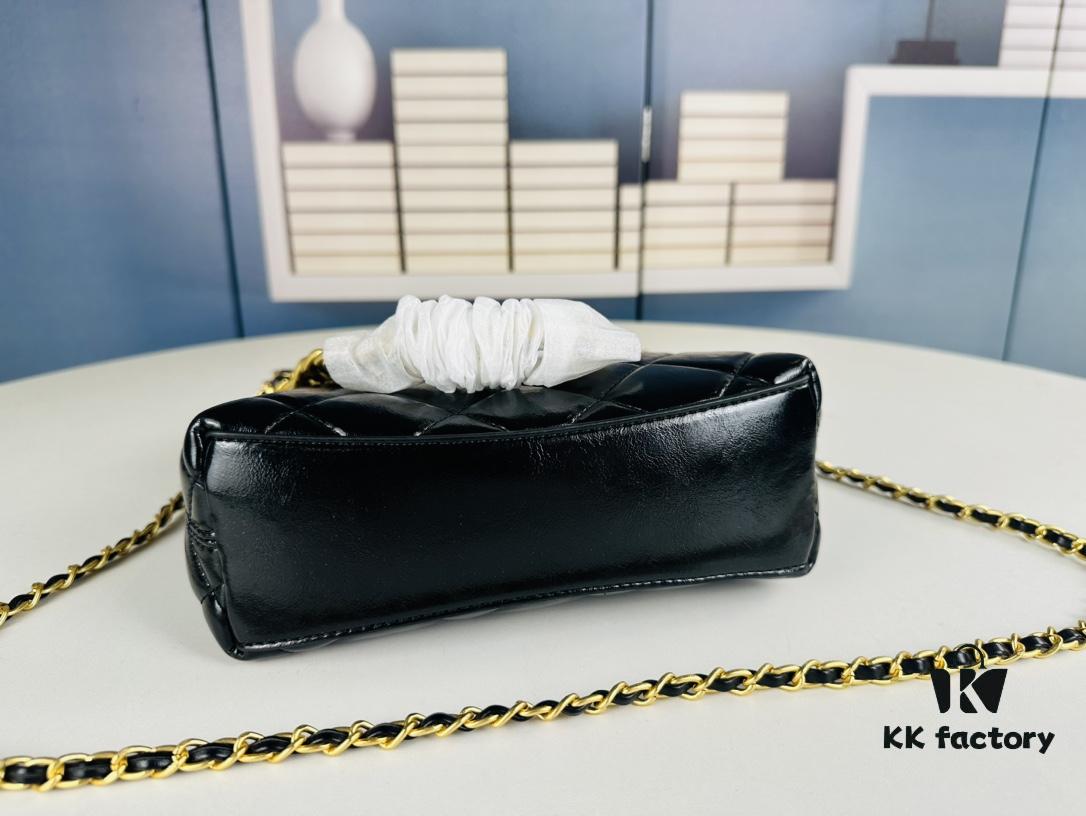 New Arrival Mini Batch No Filter | Today's Must-Have: Chanel 24A Hobo 🖤