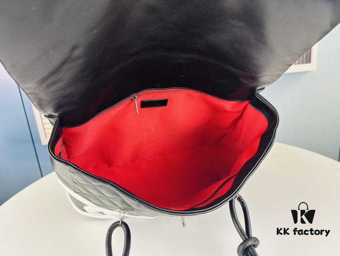 New Arrival CHANEL 24A Spring Collection Vintage Bag 🌹💕 ... 2024 Brand New Ultimate Version! A Timeless Classic Reimagined – The Iconic 'Vintagep' Basket Bag, Once Ranked Among the World's Top 50 Most Desirable Handbags, Famous for Being a Favorite of Miss Hilton. Discontinued at Official Boutiques – Unavailable Even with Money [Smile] Exclusively Sourced from Vintage Stores. ZP-Developed Leather: European-Origin Haas Lambskin, 24K Thick Gold-Plated Steel Lock Imported from Italy. Limited Stock, Frequently Out of Stock. Perfectly Matches the Authentic Piece in Texture and Feel ✔ Size 37x28x10, Model No. 9959