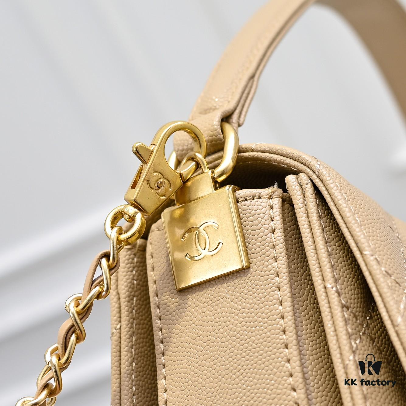 Large Size 👑 CHANEL 24K Autumn-Winter New Arrival, Featuring Unique Texture of Caviar Leather in Large, Medium, and Small Sizes. Can Be Carried by Hand or Worn Crossbody with Detachable Strap