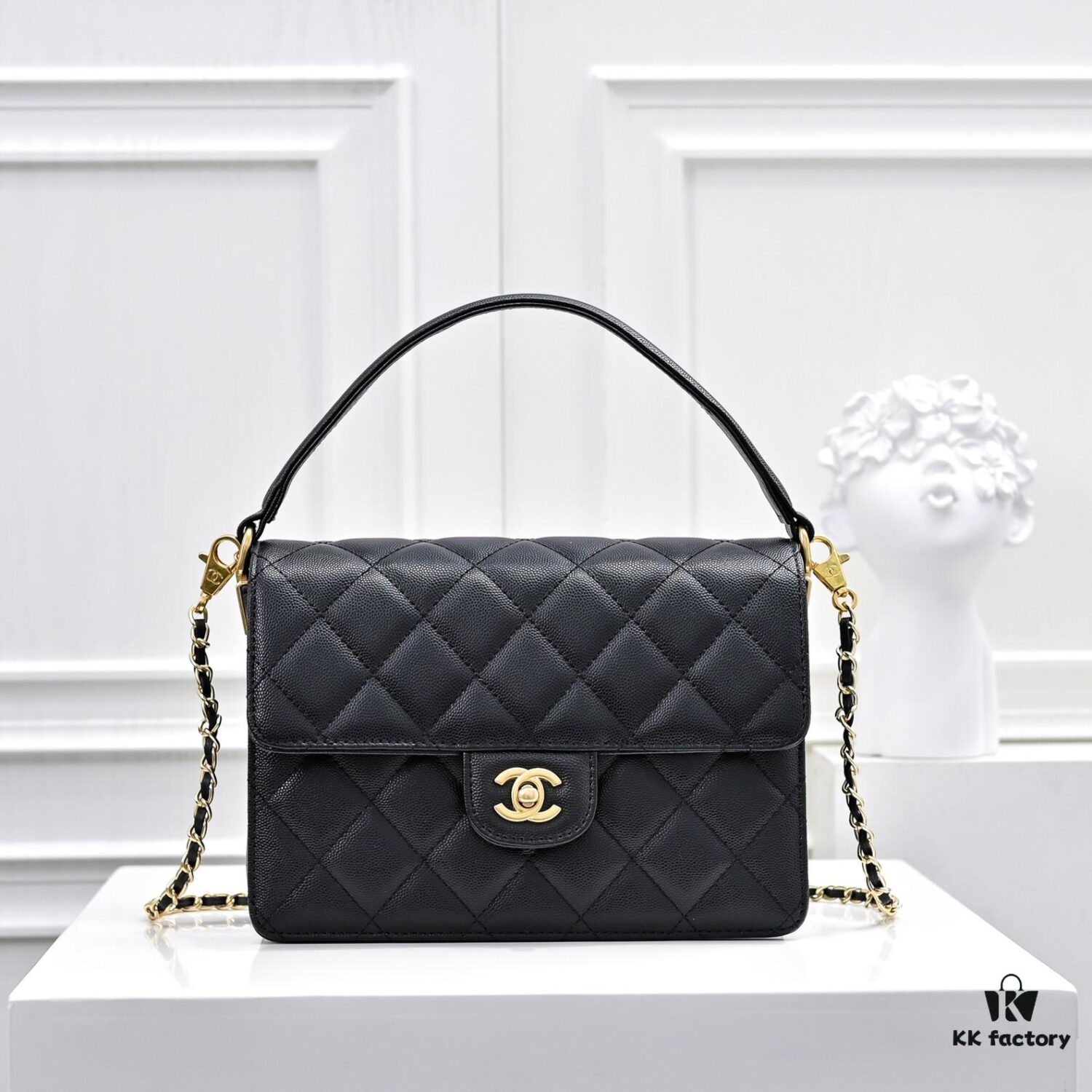 Large Size 👑 CHANEL 24k Fall/Winter New Arrival Caviar Leather Handbag with Unique Texture – Detachable Strap for Handheld or Crossbody Wear