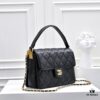 Large Size 👑 CHANEL 24k Fall/Winter New Arrival Caviar Leather Handbag with Unique Texture – Detachable Strap for Handheld or Crossbody Wear