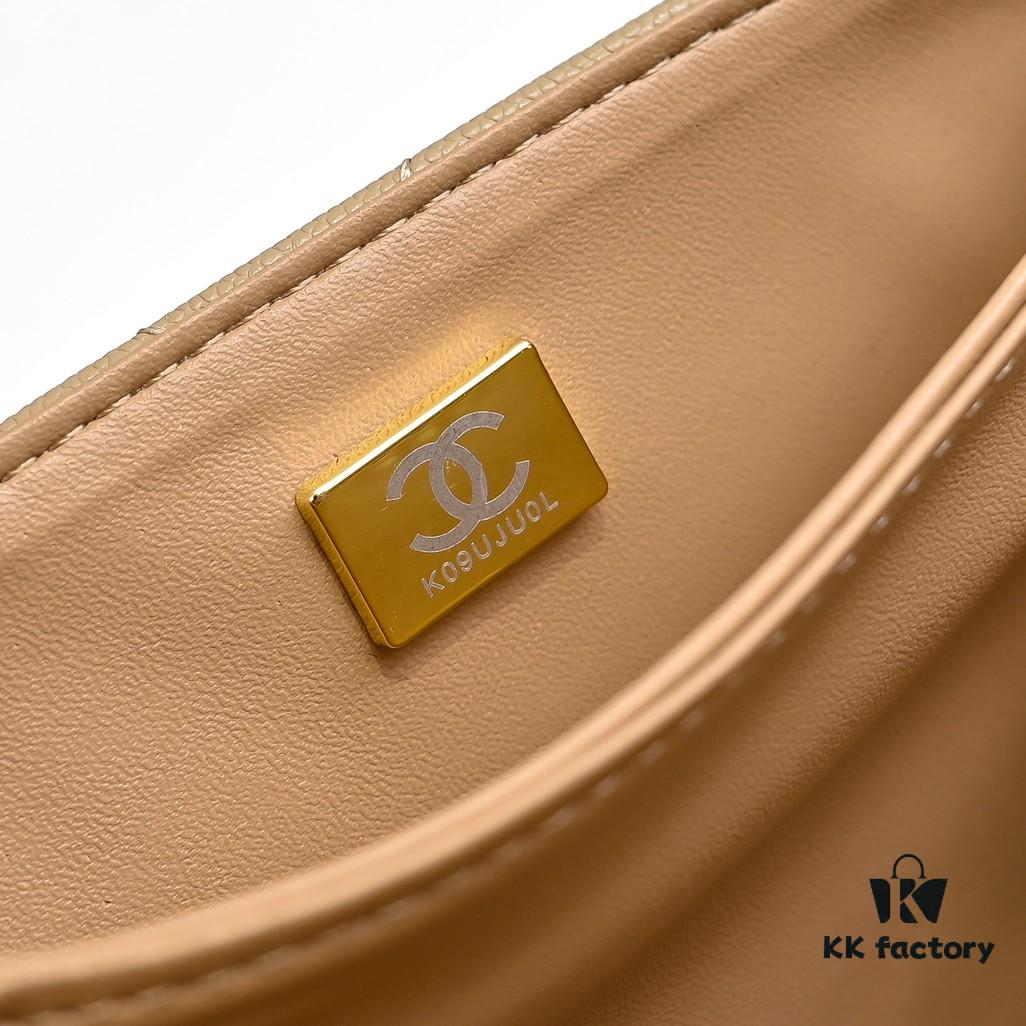 Medium 👑 CHANEL 24K Fall/Winter New Arrival Caviar Leather Handbag with Unique Texture – Detachable Strap for Crossbody or Handheld Wear