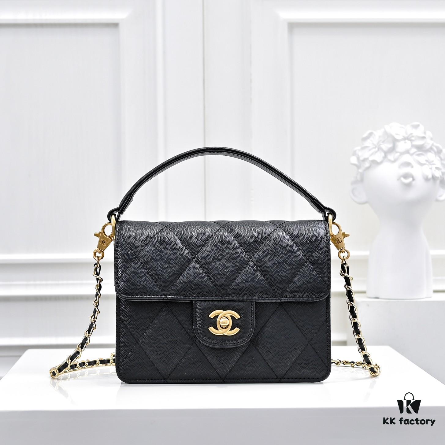 Medium 👑 CHANEL 24K Fall/Winter New Arrival Caviar Leather Handbag with Unique Texture – Detachable Strap for Crossbody or Handheld Wear