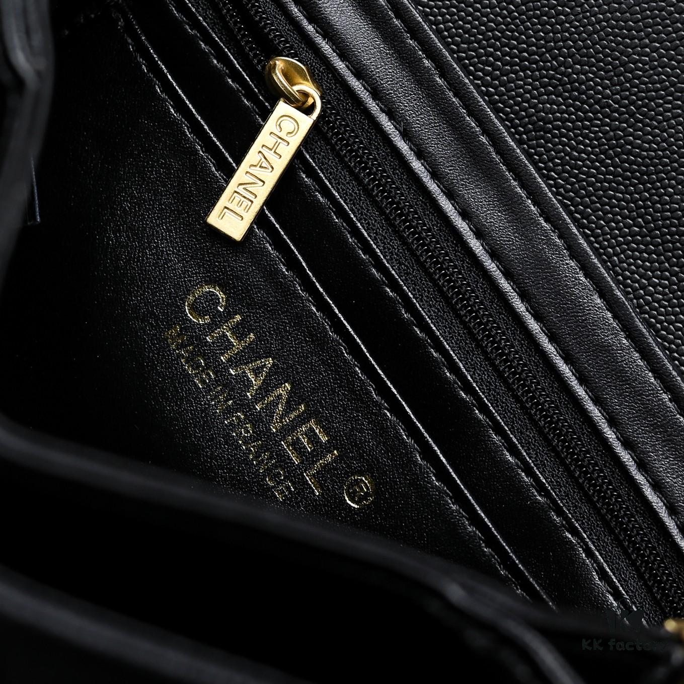 Medium 👑 CHANEL 24K Fall/Winter New Arrival Caviar Leather Handbag with Unique Texture – Detachable Strap for Crossbody or Handheld Wear