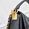 Large Size 👑 CHANEL 24k Fall/Winter New Arrival Caviar Leather Handbag with Unique Texture – Detachable Strap for Handheld or Crossbody Wear