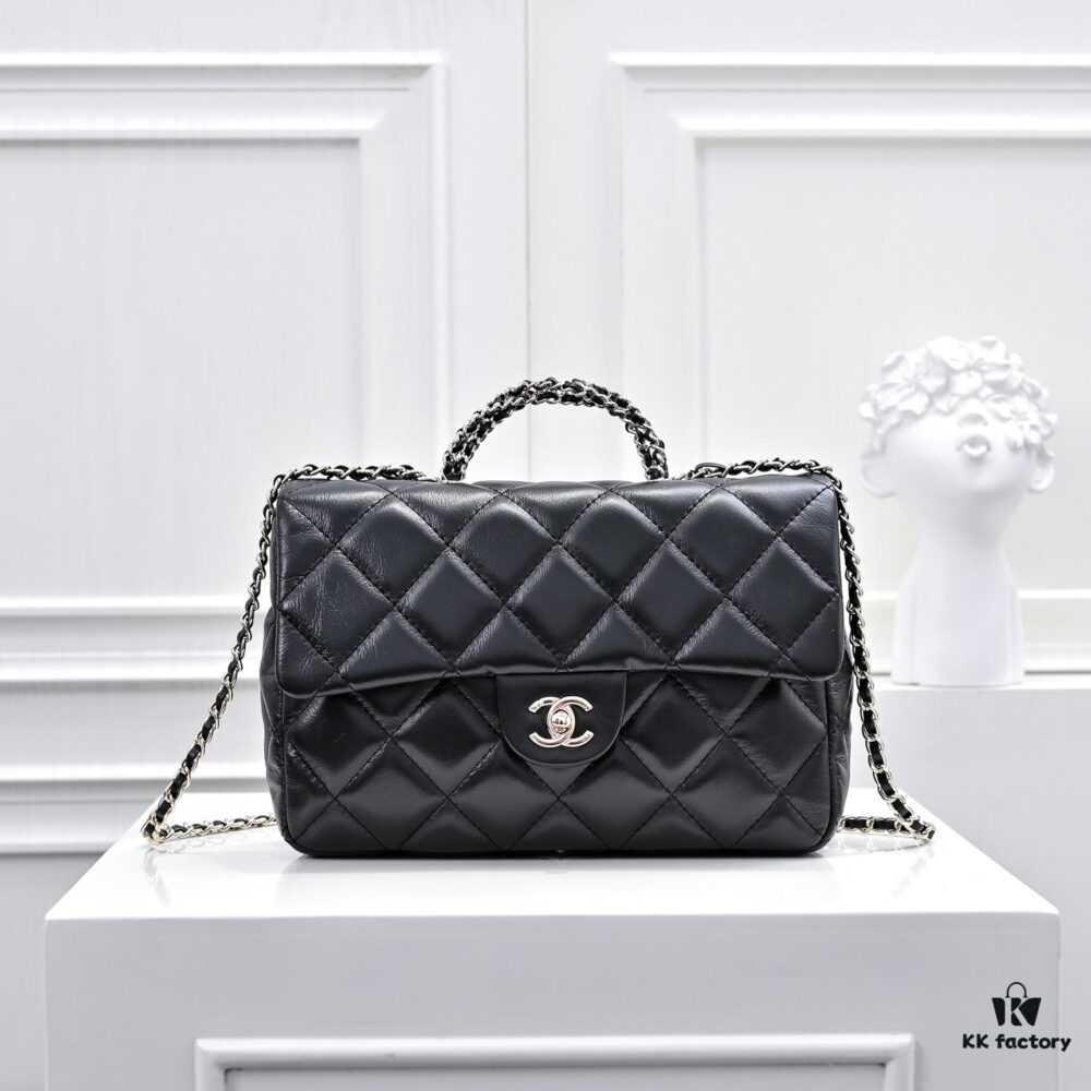 Large Size 👑 Chanel 24B New Collection Top-Grain Oil-Waxed Leather Handbag with Braided Metal Chain Handle