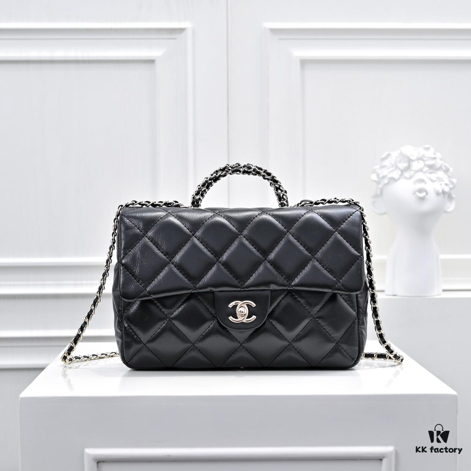 Large Size 👑 Chanel 24B New Collection Top-Grain Oil-Waxed Leather Handbag with Braided Metal Chain Handle