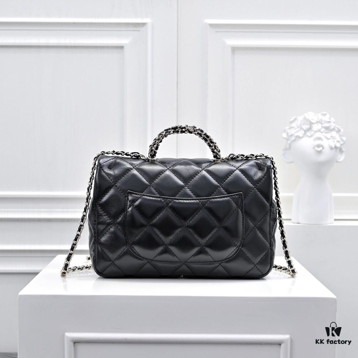 Large Size 👑 Chanel 24B New Collection Top-Grain Oil-Waxed Leather Handbag with Braided Metal Chain Handle