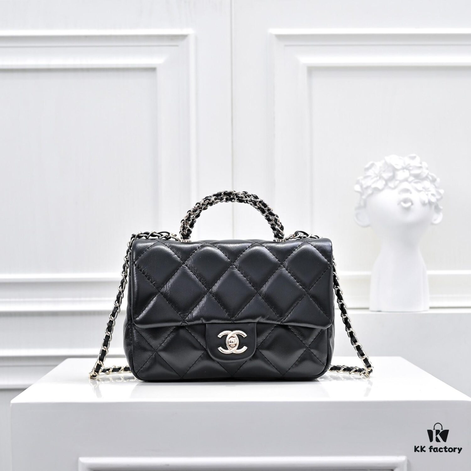 Small Size 👑 Chanel 24B New Series WOC, Top-Grain Oil-Waxed Leather