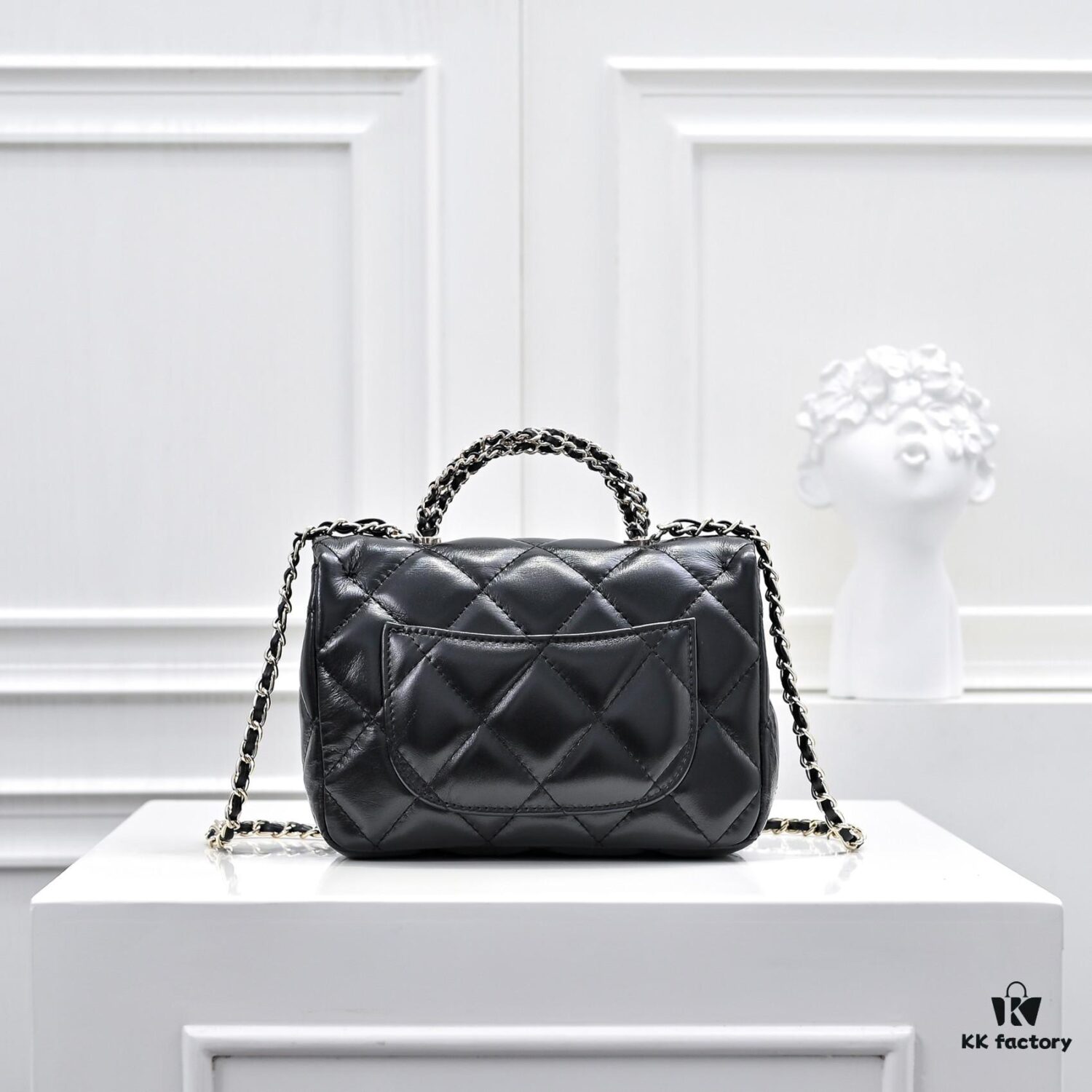 Small Size 👑 Chanel 24B New Series WOC, Top-Grain Oil-Waxed Leather