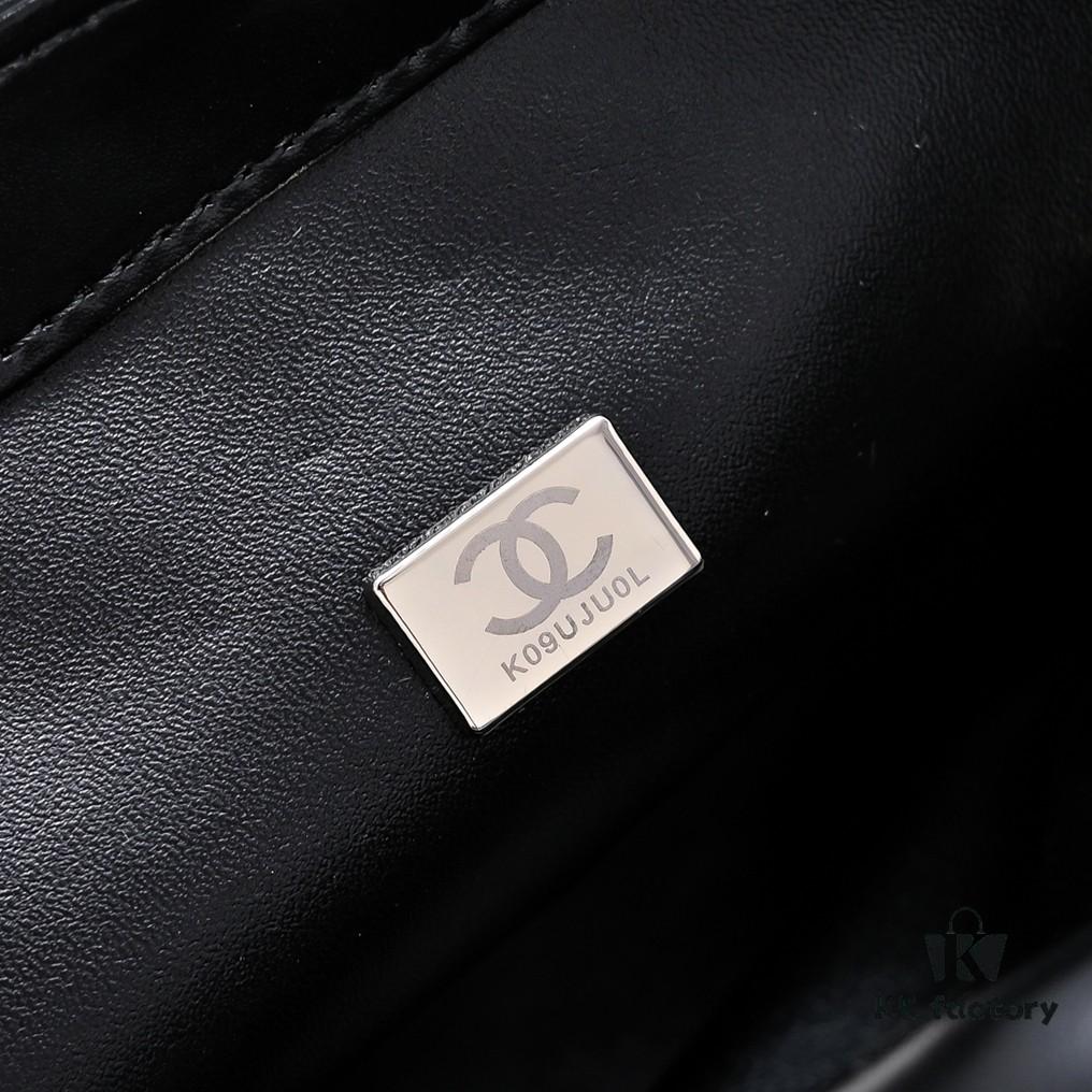 Small Size 👑 Chanel 24B New Series WOC, Top-Grain Oil-Waxed Leather