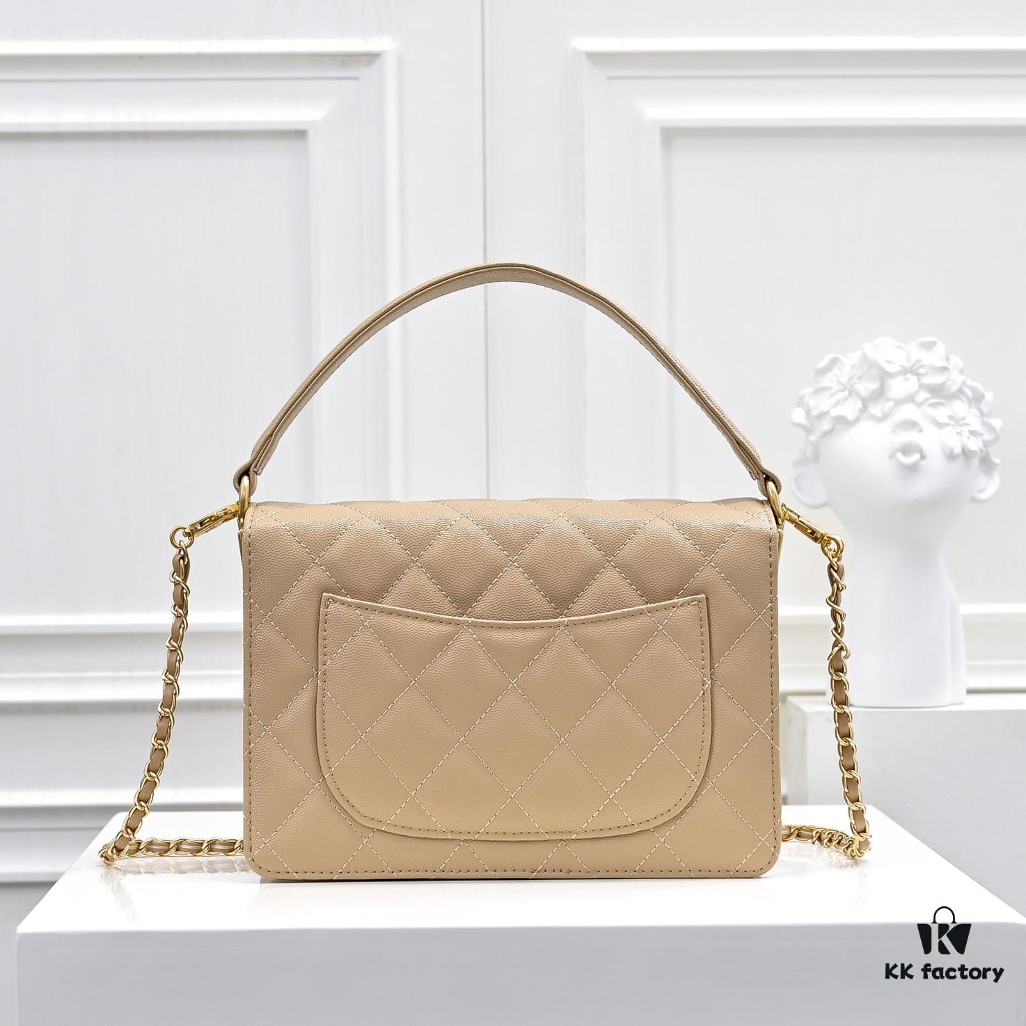Large Size 👑 CHANEL 24K Autumn-Winter New Arrival, Featuring Unique Texture of Caviar Leather in Large, Medium, and Small Sizes. Can Be Carried by Hand or Worn Crossbody with Detachable Strap