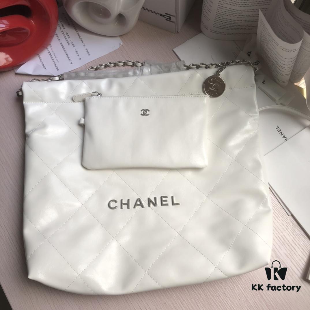 Exclusive Launch High Quality Comparable to Original Single 2022 Spring New Arrival In Stock The Hottest and Most Worthwhile Series of the Season Named 22 Bag: Calfskin Collection Soft Smooth and Comfortable to Touch Shiny Calfskin Casual Drawstring Close-Fitting Bag with Extra Large Capacity Fashionable and Versatile All-Named Numeric Series by Xiao Xiang Are Guaranteed to Be Popular and Classic Super Stylish and Elegant Easy to Match Wear It and You'll Be a Top Trendsetter