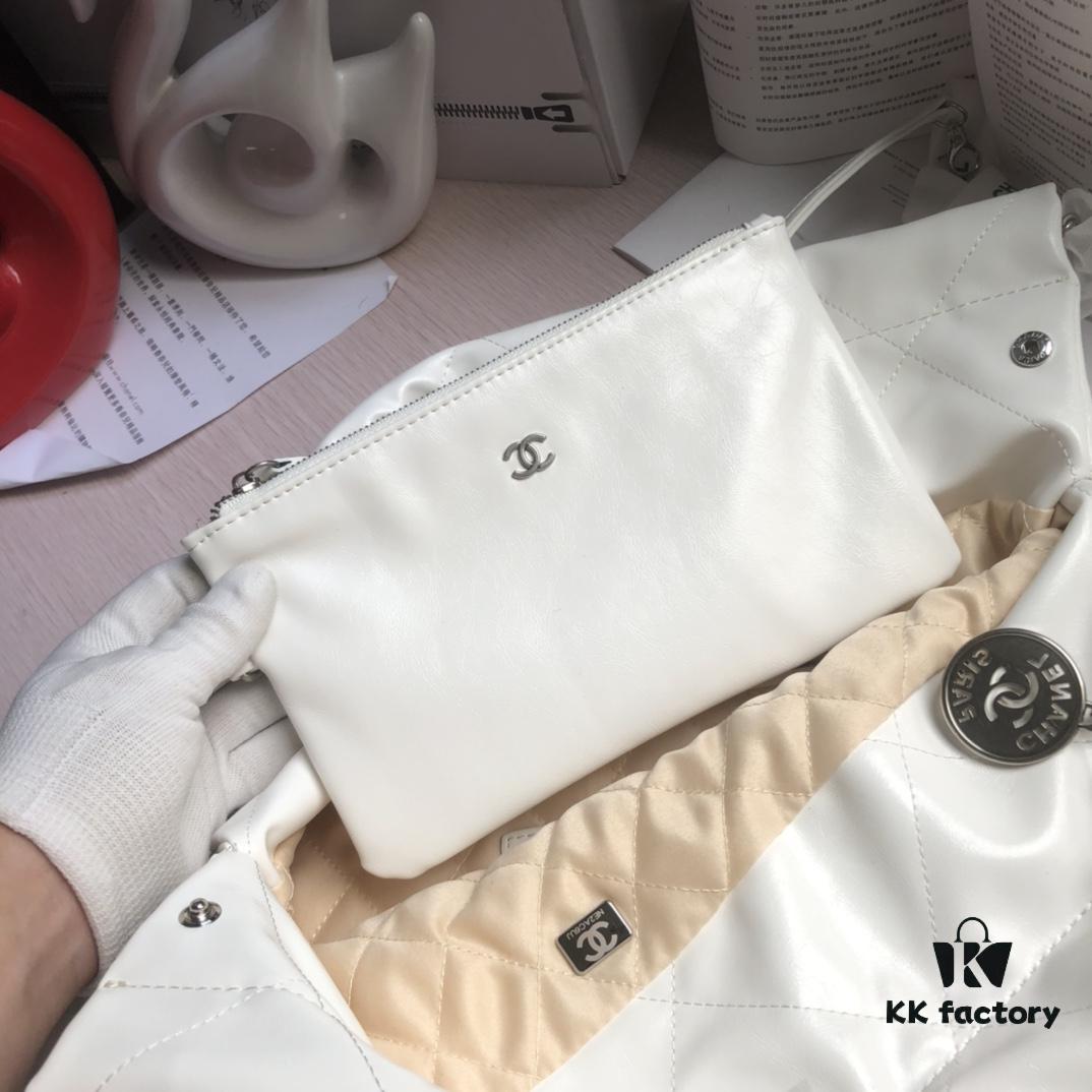 Exclusive Launch High Quality Comparable to Original Single 2022 Spring New Arrival In Stock The Hottest and Most Worthwhile Series of the Season Named 22 Bag: Calfskin Collection Soft Smooth and Comfortable to Touch Shiny Calfskin Casual Drawstring Close-Fitting Bag with Extra Large Capacity Fashionable and Versatile All-Named Numeric Series by Xiao Xiang Are Guaranteed to Be Popular and Classic Super Stylish and Elegant Easy to Match Wear It and You'll Be a Top Trendsetter