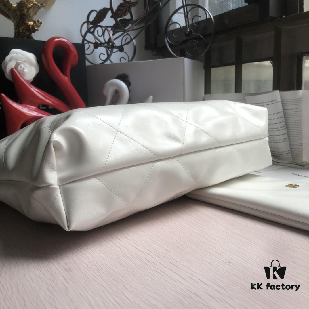 Exclusive Launch, High Quality 22 Bag: Premium Calfskin Leather Drawstring Tote, Spring 2022 New Arrival – Comparable to Original Order