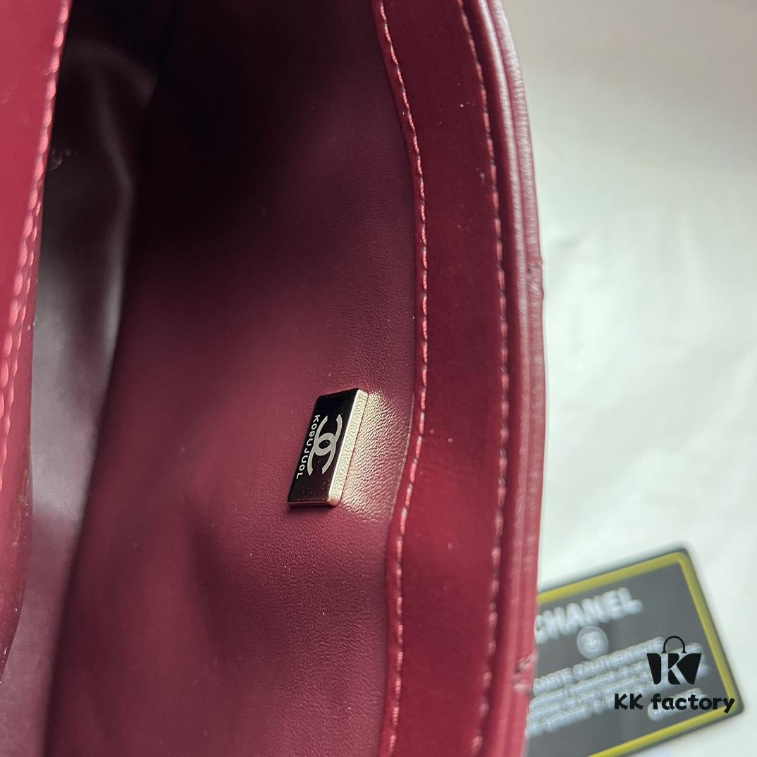 Chanel 24B New Collection Top-Grain Oil-Waxed Leather Bag with Braided Metal Chain Handle