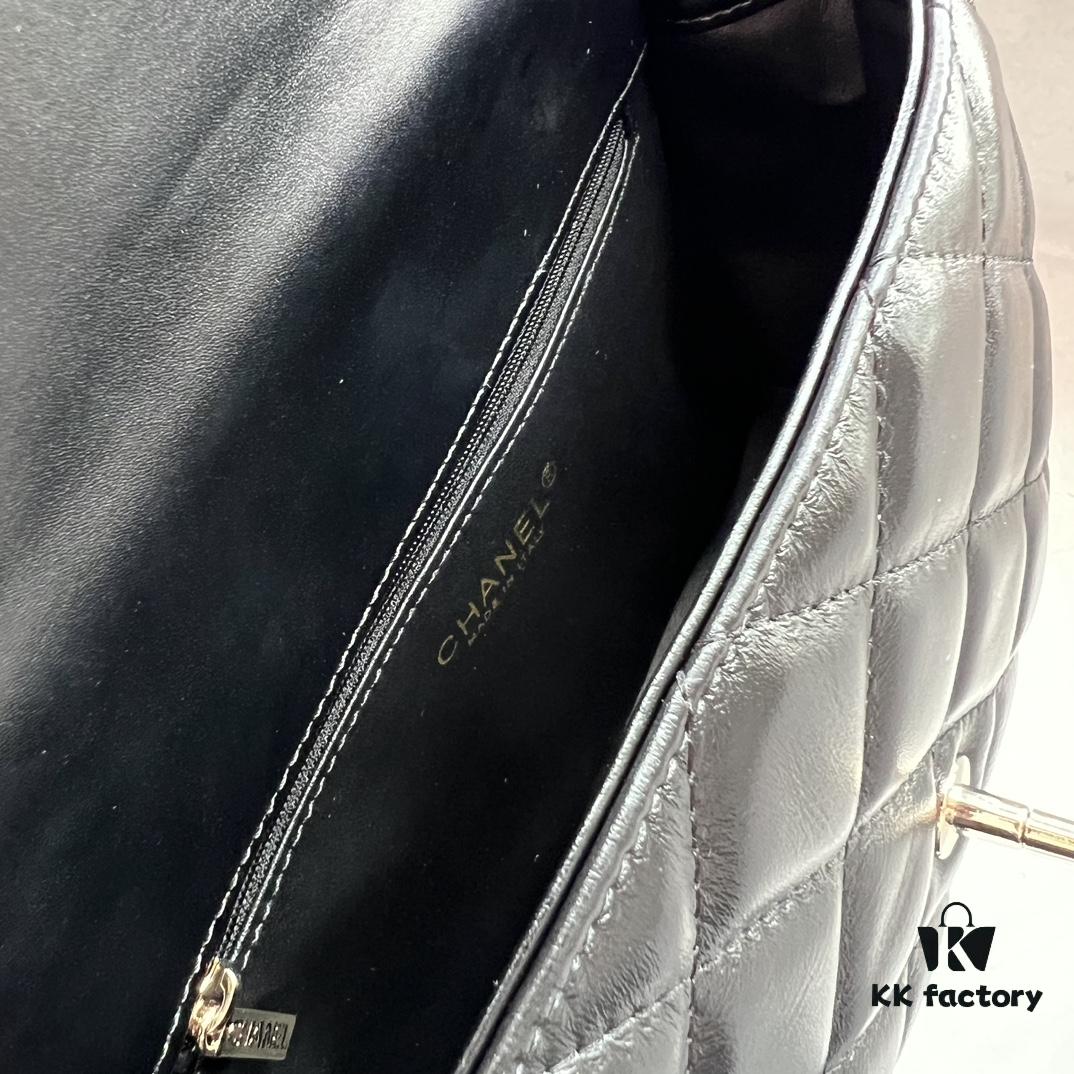 Chanel 24B New Collection Top-Grain Oil-Waxed Leather Bag with Braided Metal Chain Handle