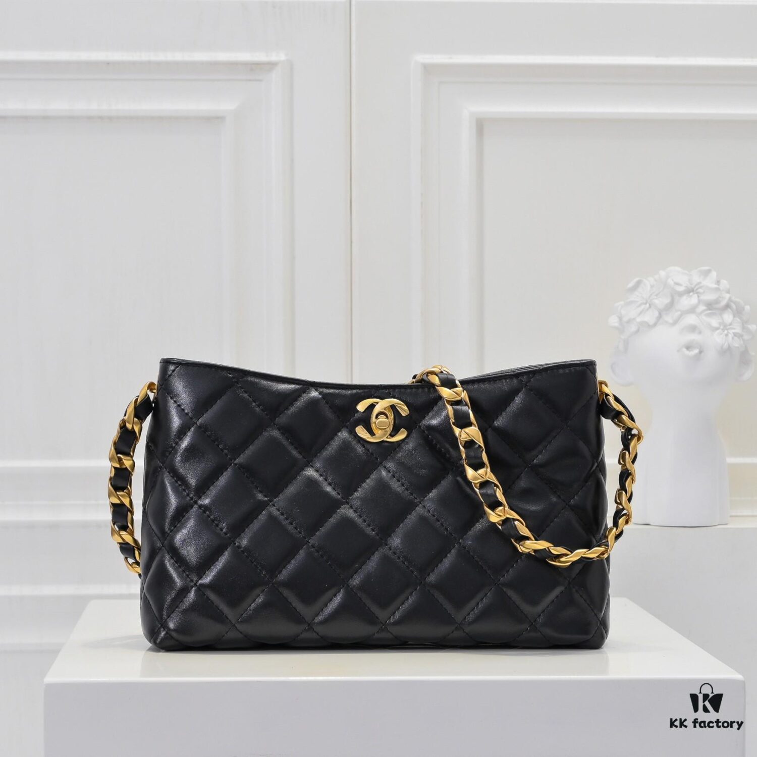 Chanel 24B Coarse Chain Hobo Crossbody Bag, Top Grain Leather CF Shoulder Bag