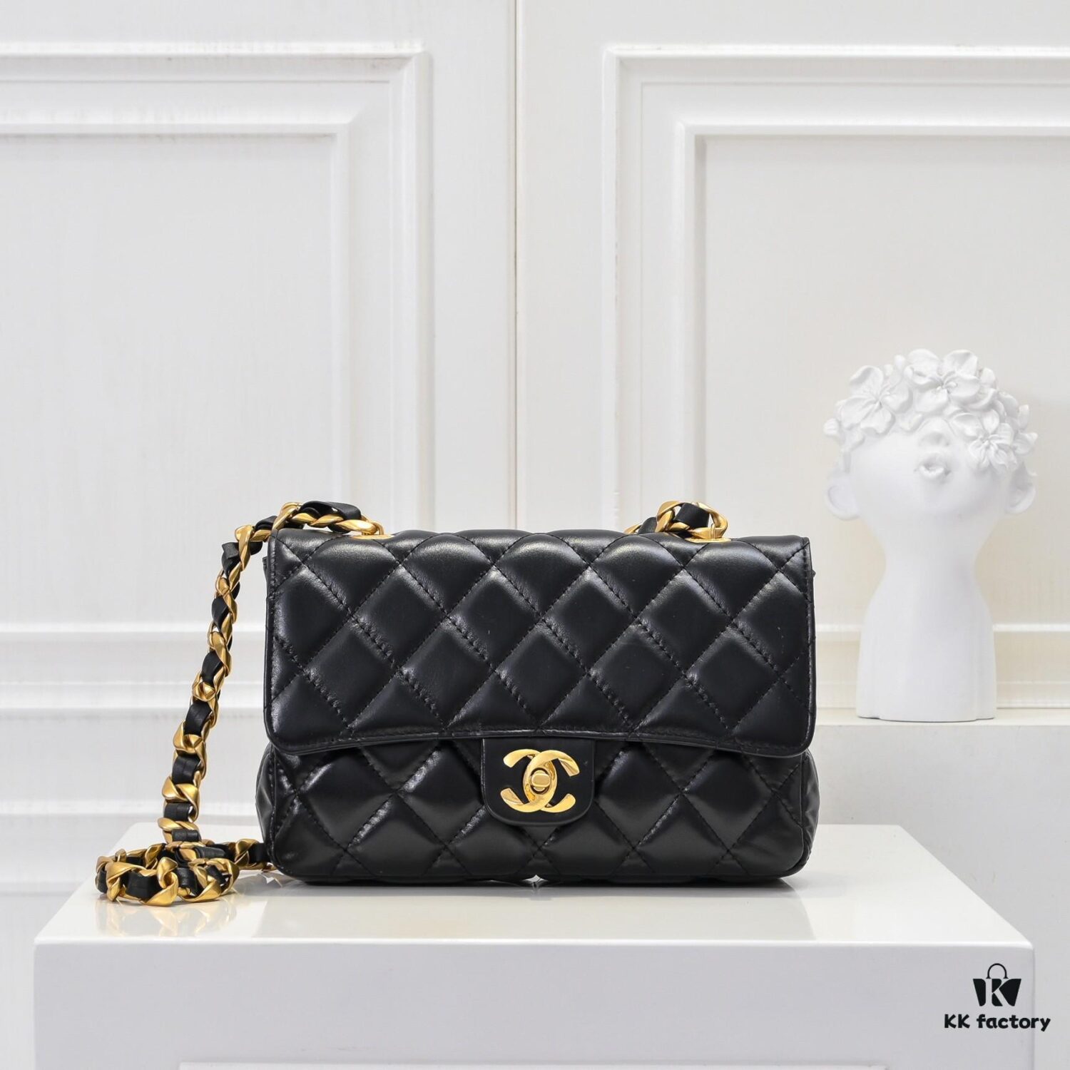 Chanel 24B Coarse Chain Underarm Bag, Top Grain Leather CF Shoulder Bag