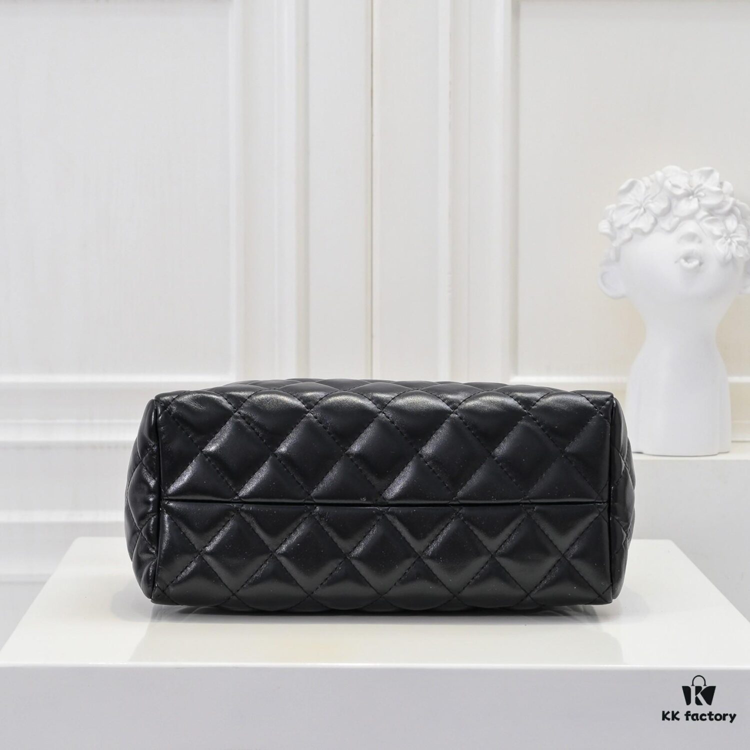 Chanel 24B Thick Chain Pillow Bag, Top-Grade Cowhide, Elegant and Charming Black Shoulder Bag with CC Logo and Black-Gold Woven Chain