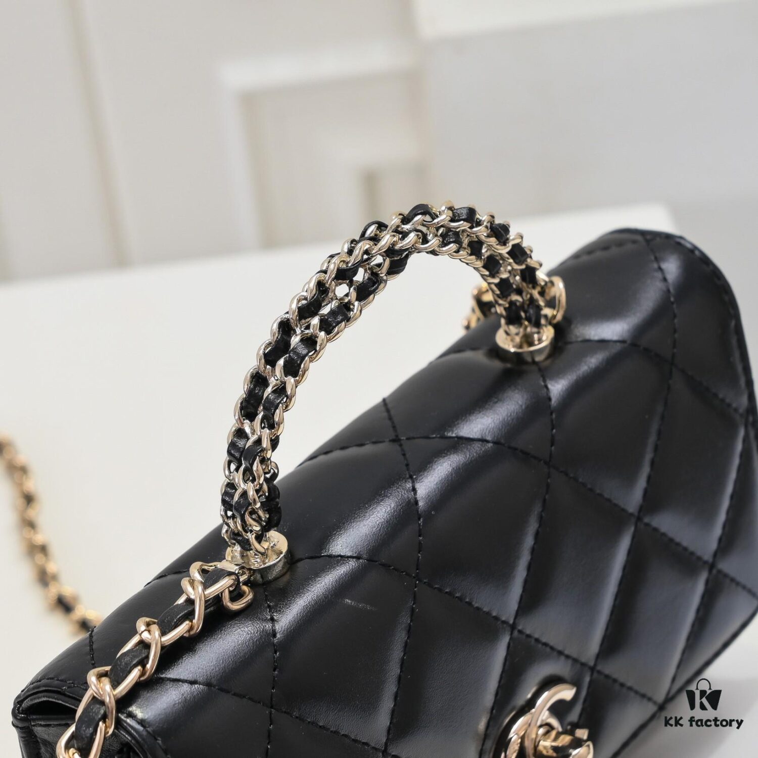 Large Size 👑 Chanel 24B New Series WOC, Top-Grain Oil-Waxed Leather with Braided Chain Handle