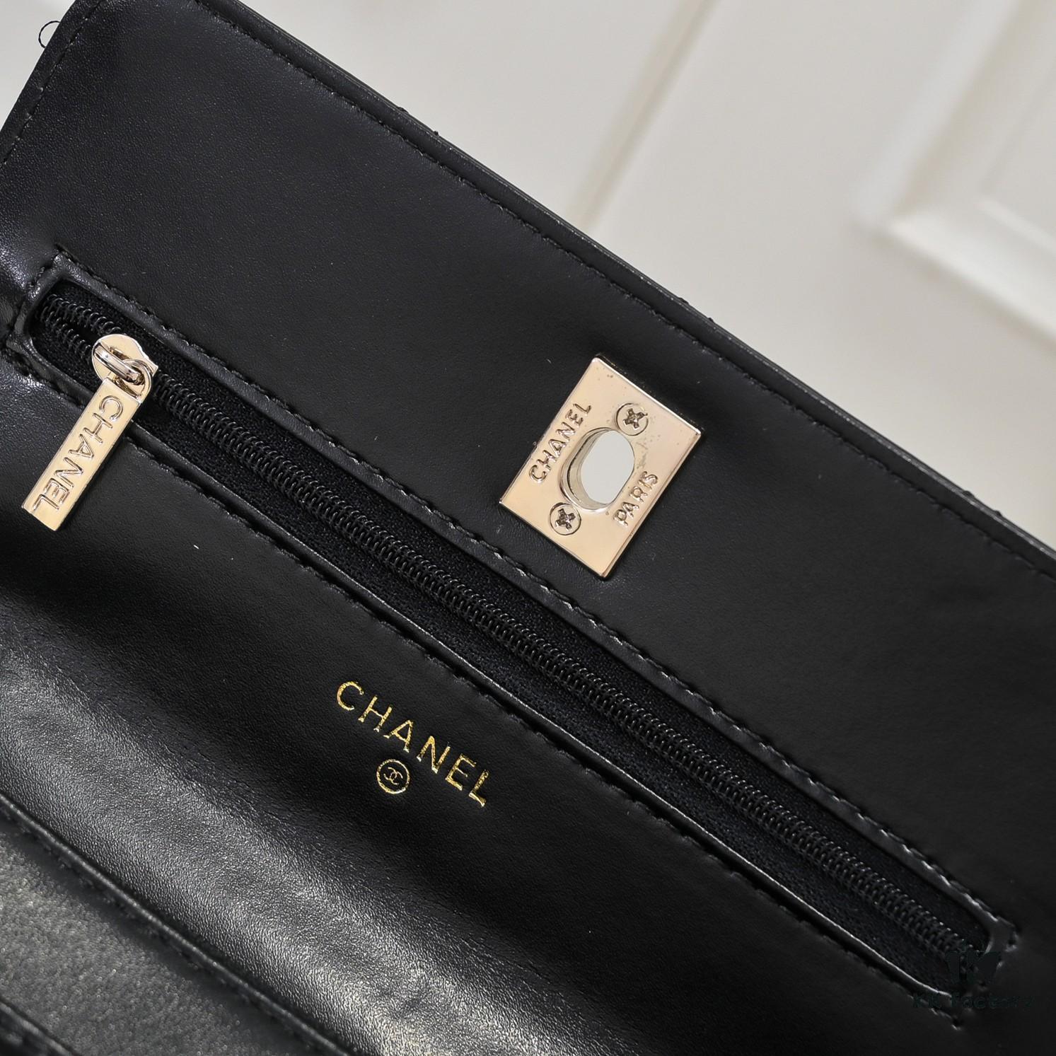 Large Size 👑 Chanel 24B New Series WOC, Top-Grain Oil-Waxed Leather with Braided Chain Handle