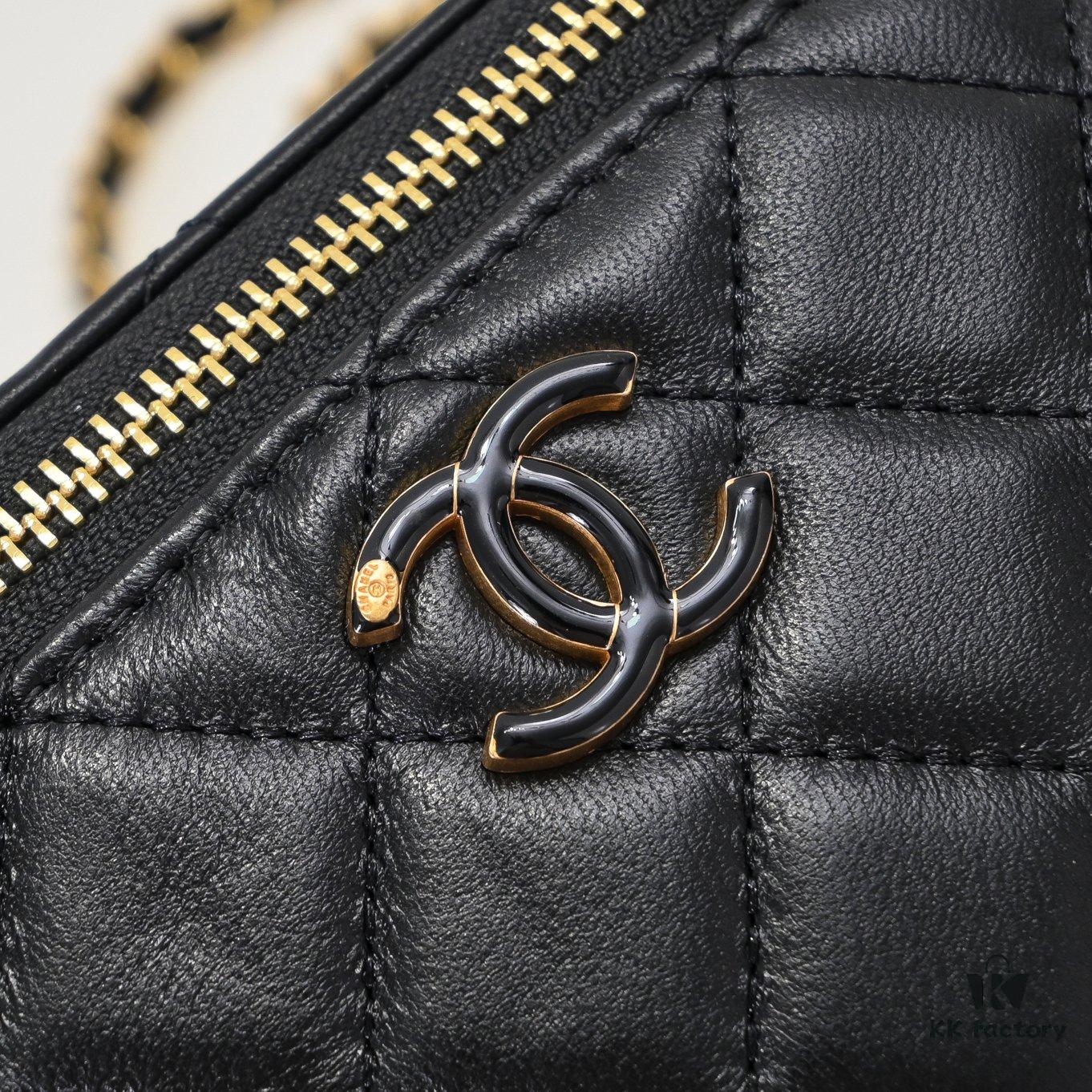 Large Size 👑 Chanel 24A New Double C Enamel Buckle Cosmetic Pouch, Exquisitely Crafted