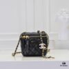 Small Chanel 24A New Double C Enamel Buckle Cosmetic Pouch Genuine Imported Lamb Leather Stylish and Exquisite