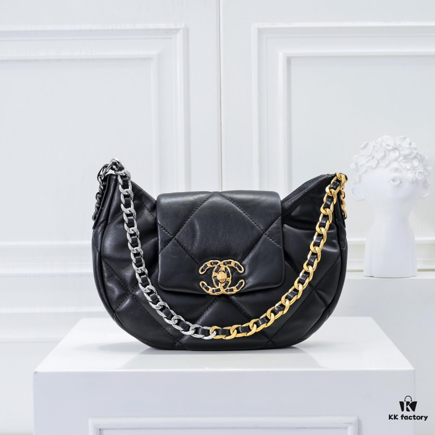 Chanel 19 Shoulder Bag in Quilted Calfskin with CC Logo and Chain Strap